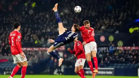 泰山队2-0击败河北，费莱尼建功徐新关键进球